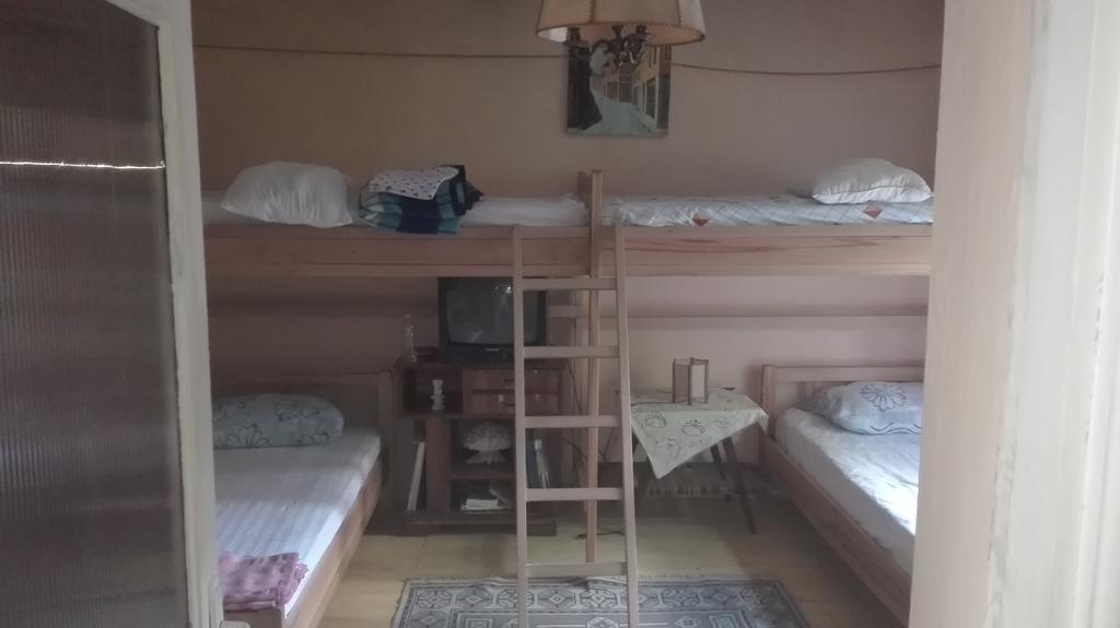At Home Hostel คอร์เชอ ภายนอก รูปภาพ