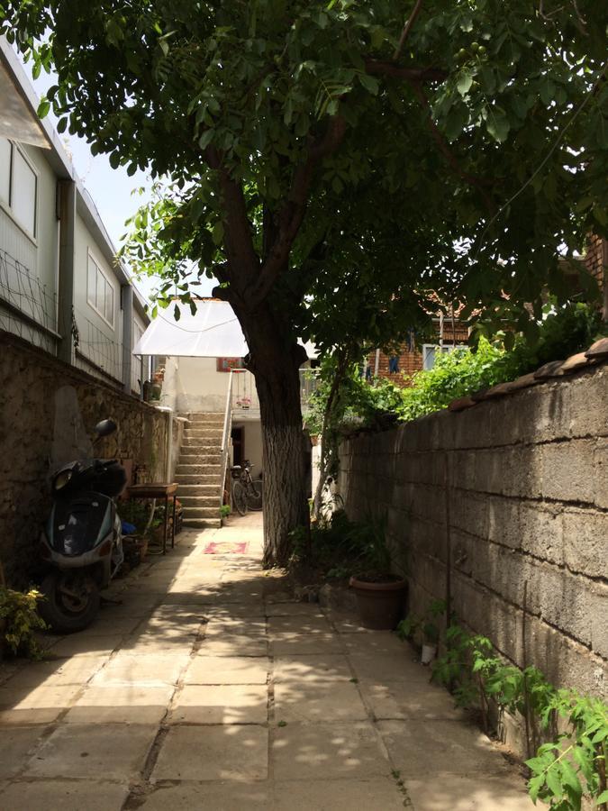 At Home Hostel คอร์เชอ ภายนอก รูปภาพ